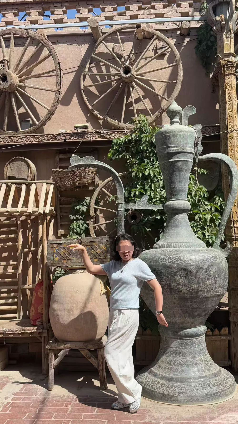 2026.5-Korean guests at Kashgar Ancient City