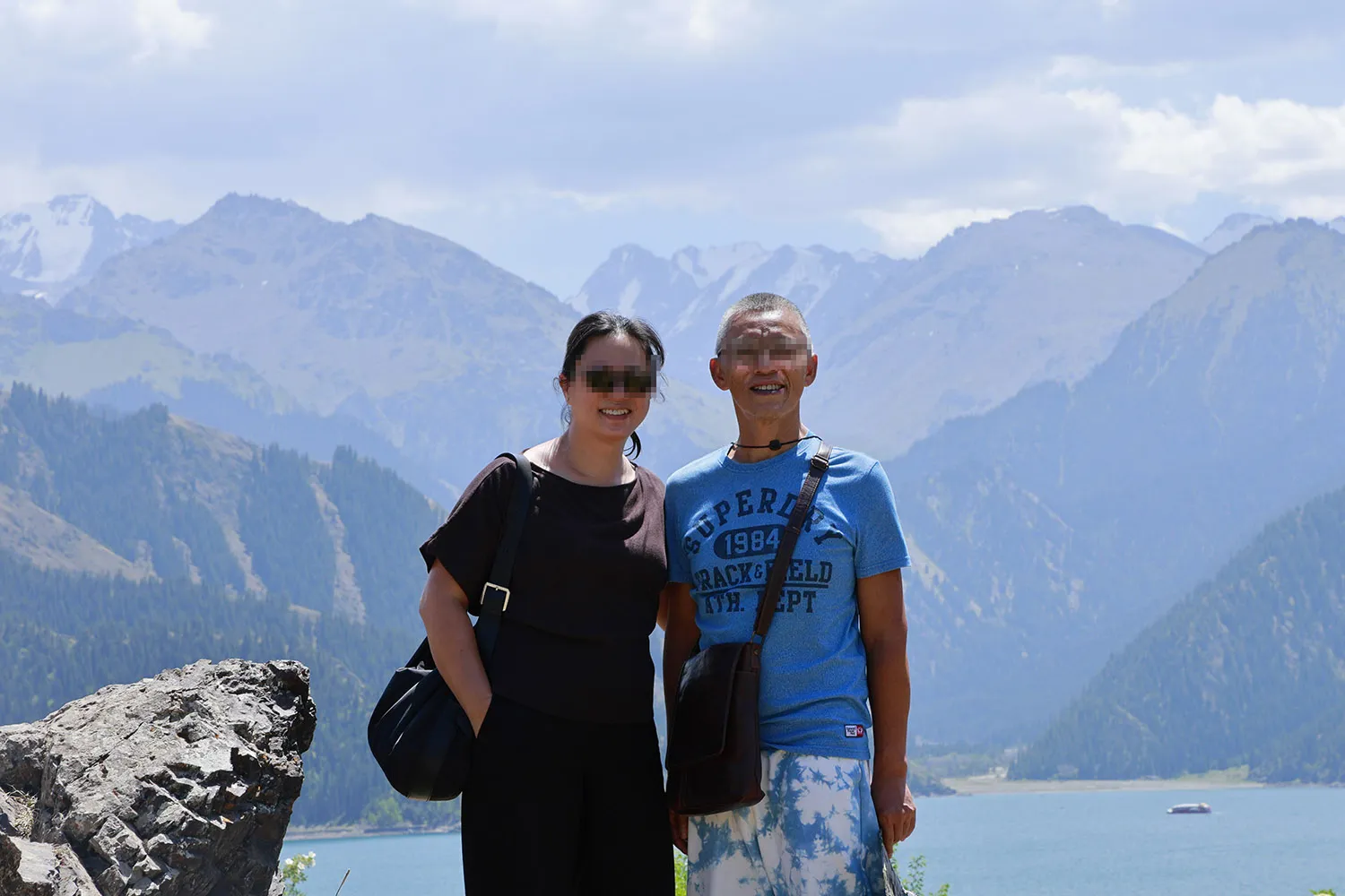 2026.06-Singaporean guests at Heavenly Lake