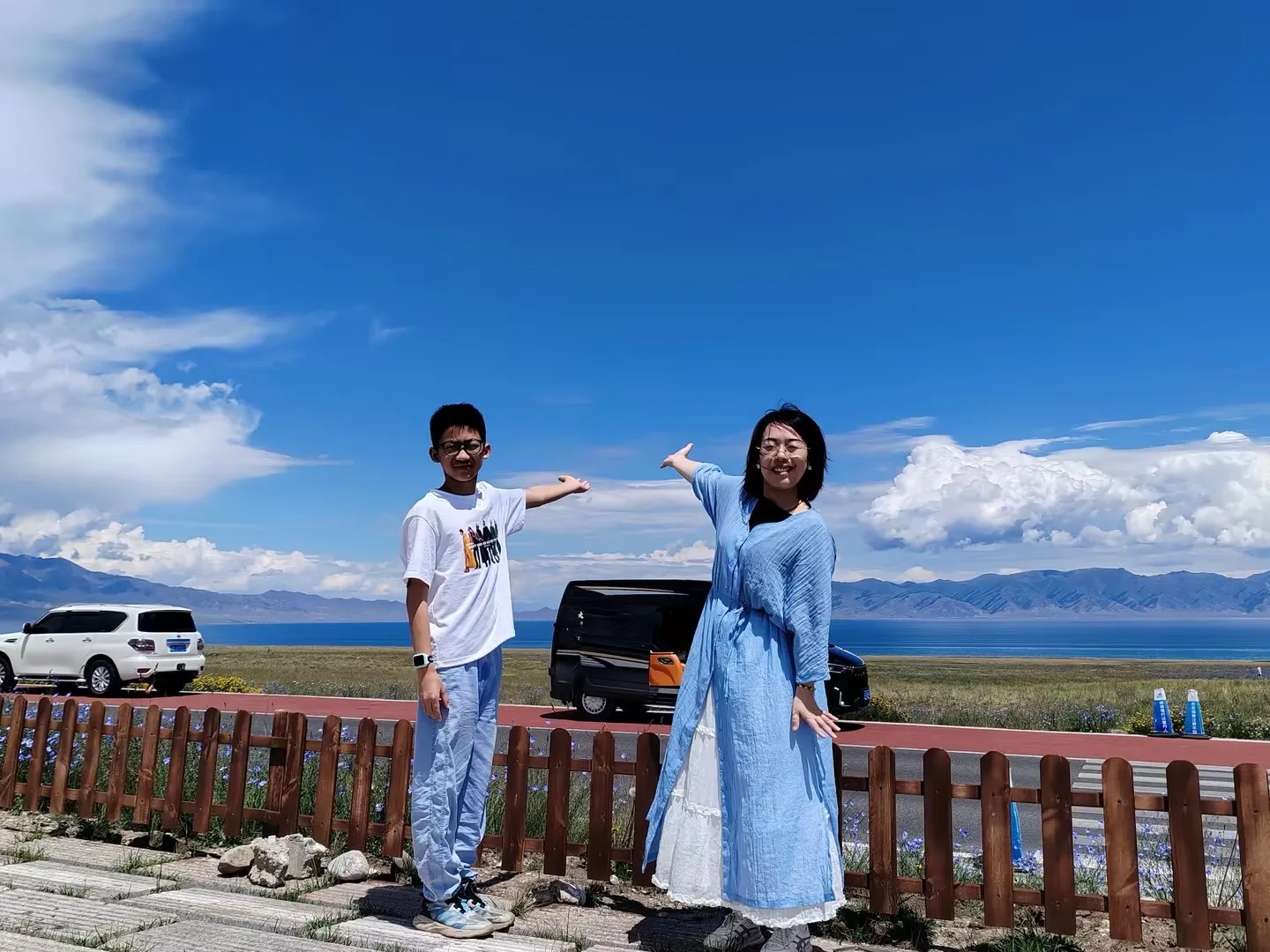 2026.7-A Singaporean mother and her son by Sayram Lake