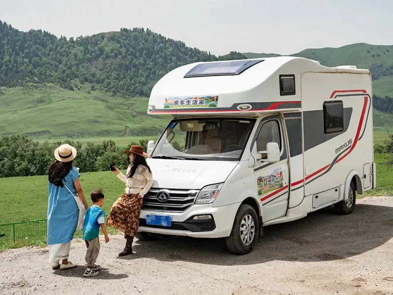 Xinjiang family RV road trip travel photo