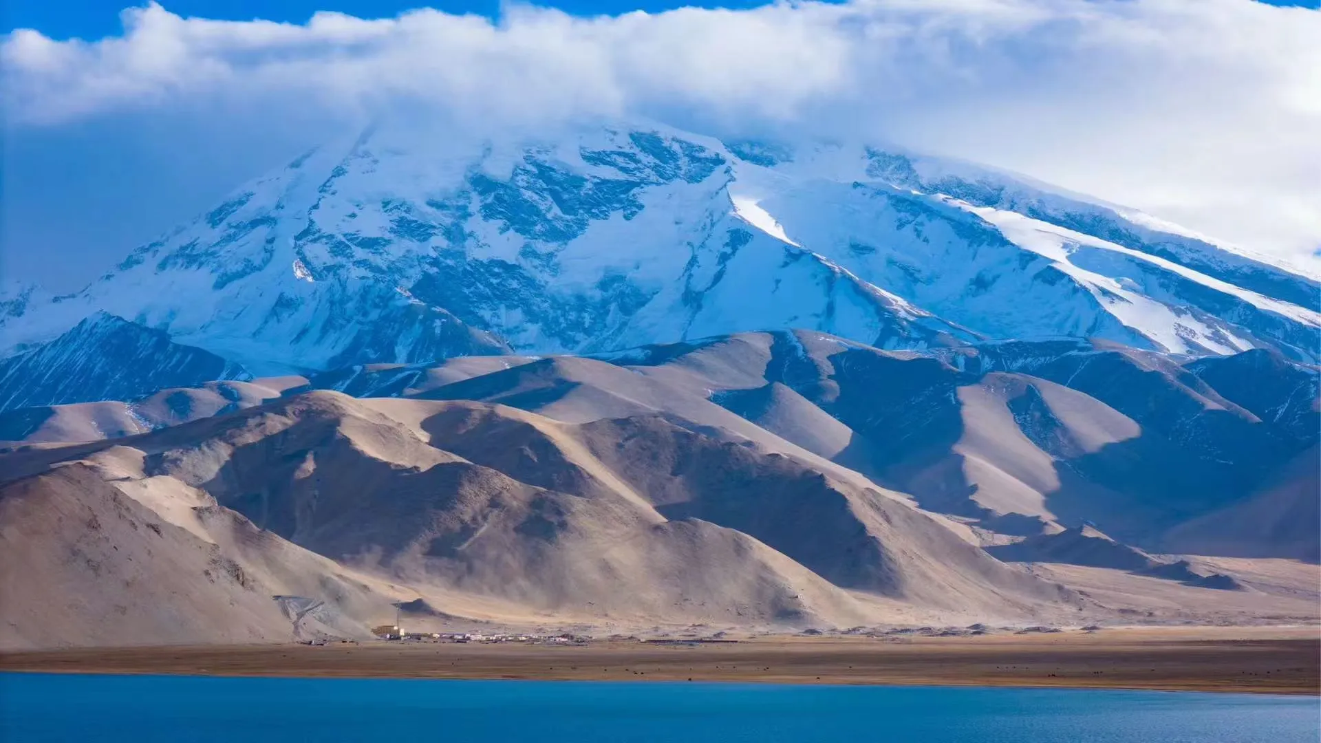 Karakul Lake Muztagh Ata Cloud Crown in Summer, Xinjiang