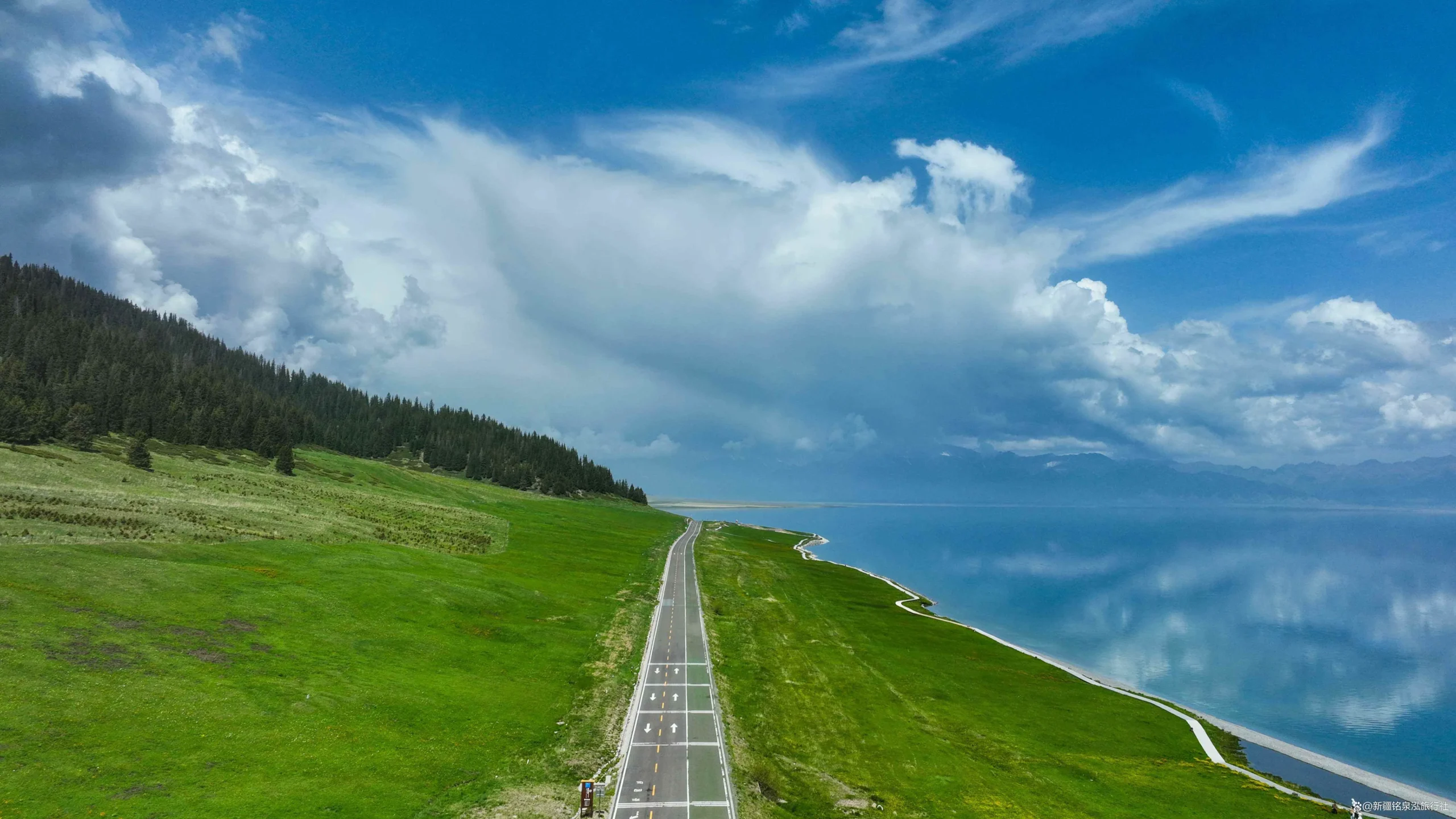 Sayram Lake Scenic Lakeside Drive Road, Xinjiang